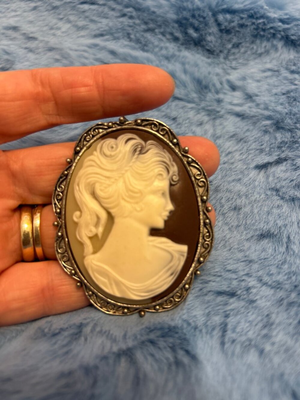 Vintage Cameo Brooch Pendant Shell Woman Profile Silver Tone Scroll Frame
